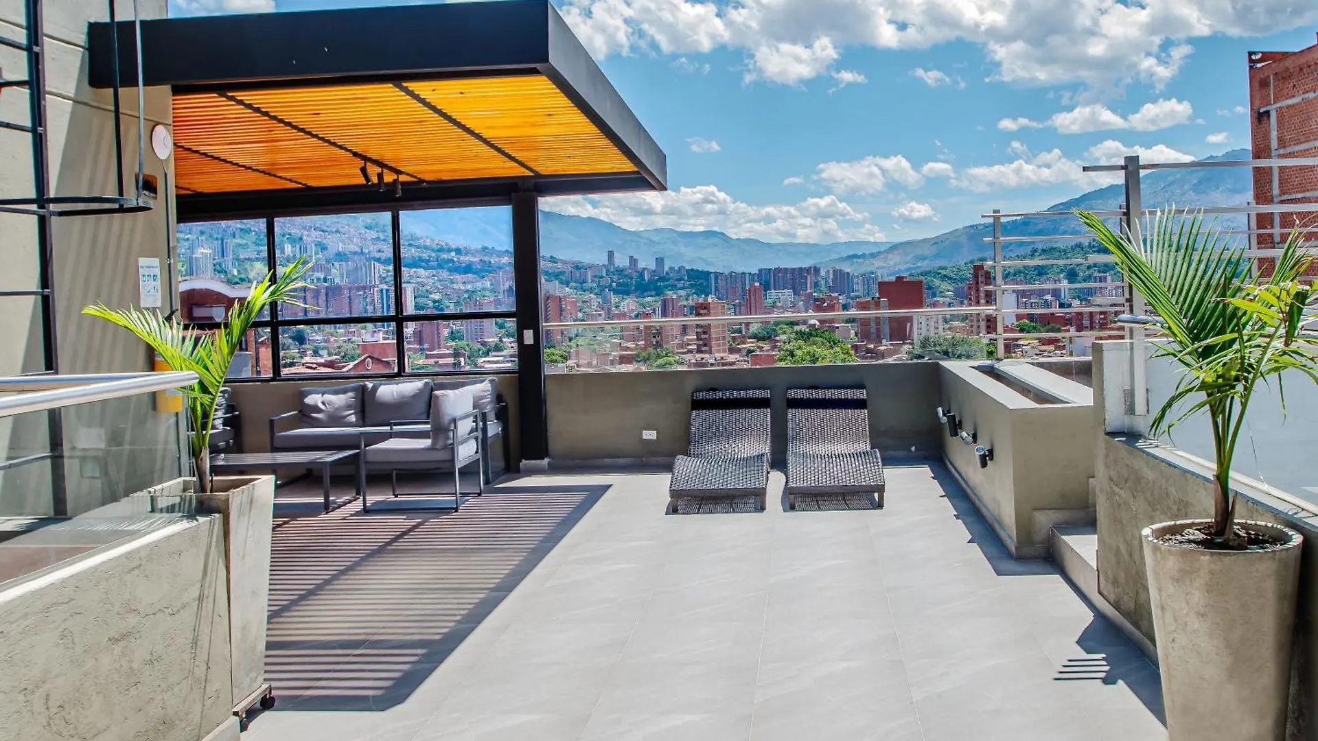 Aparthotel Apartamentos Montecarlo Medellin Colombia
